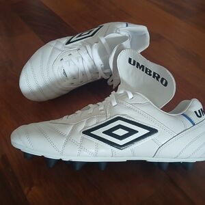 Umbro White and Black Athletic Shoes